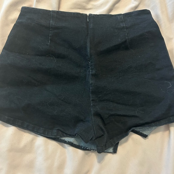 Black Skort | Size L - Picture 3 of 3